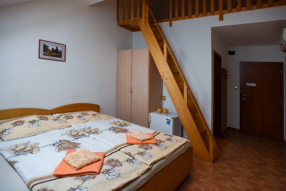 Penzion U Zamku Lednice Dış mekan fotoğraf